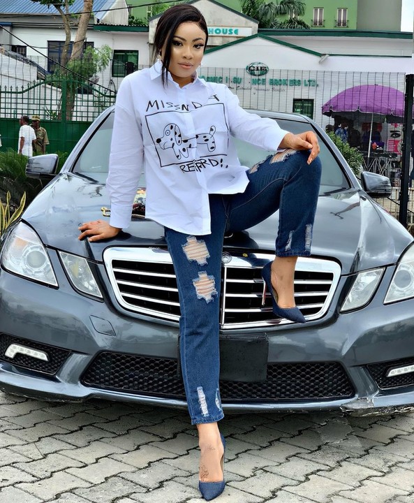 The BBNaija ex housemate, Nina Chinonso poses with a Benz in new photos, she captioned it “Catch me up”…