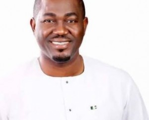 A former candidate of the People’s Democratic Party for Etsako Federal Constituency in the House of Representative, Chief Blessing Agbomhere, has led his supporters to resign from the party. Chief Agbomhere hails from Estako Central local government where State Chairman of the PDP, Chief Dan Orbih, hails from.