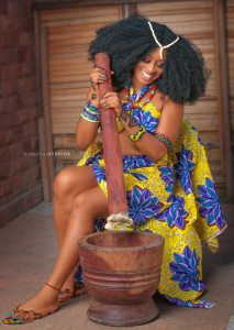 Nigerian Model, Onyinye Ikechukwu Unveils African Somma Bukka With Release Of Domestic Cooking Photoshoot One of the most industrious, independent, creative and entrepreneurial Beauty Queen, Her Majesty Queen Onyinye Ikechukwu has