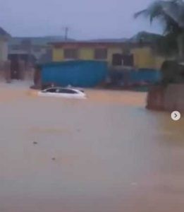 How Emergency Responders Rescued 3 Persons From SUV That Was Swept Away By Flood In Lagos