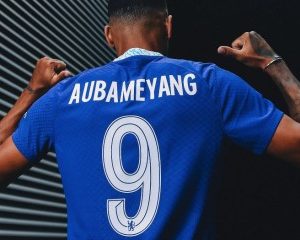 I Pray You Don’t Succeed In Chelsea – Arsenal Legend Tells Aubameyang