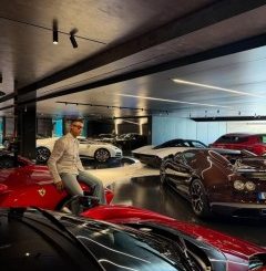 Cristiano Ronaldo shows off the luxury cars in his garage (photos)